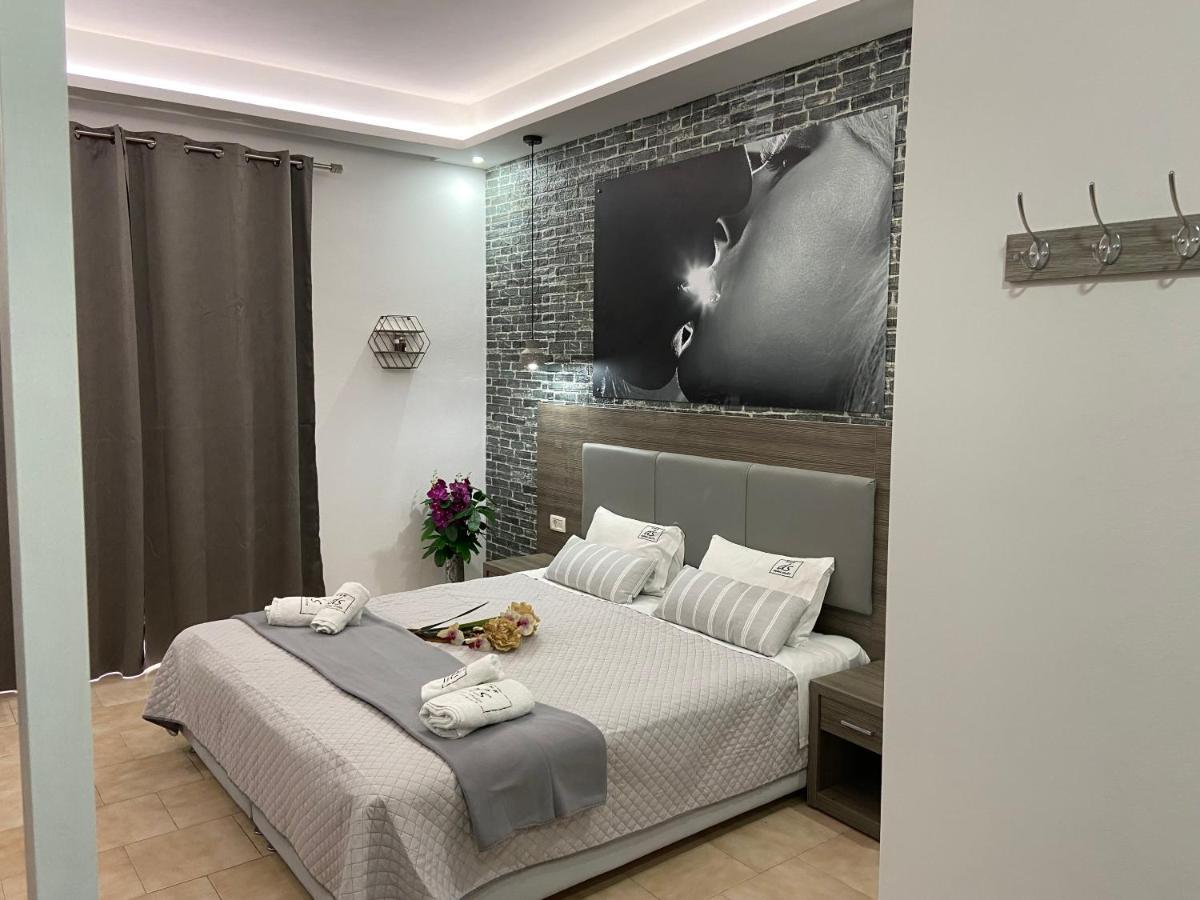 Daphne Hotel
