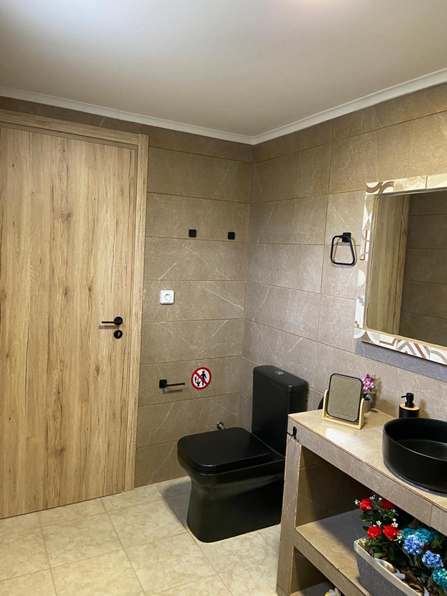 Daphne Hotel 3*